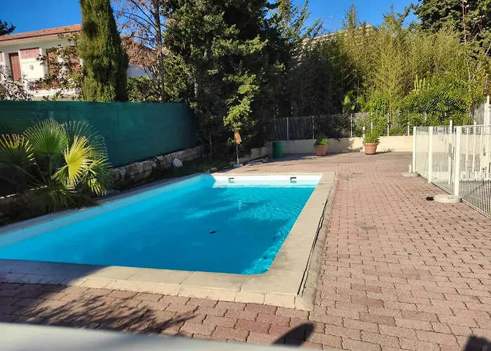 Appartement Confortable A Nice 25 M² Avec Piscine Partagee